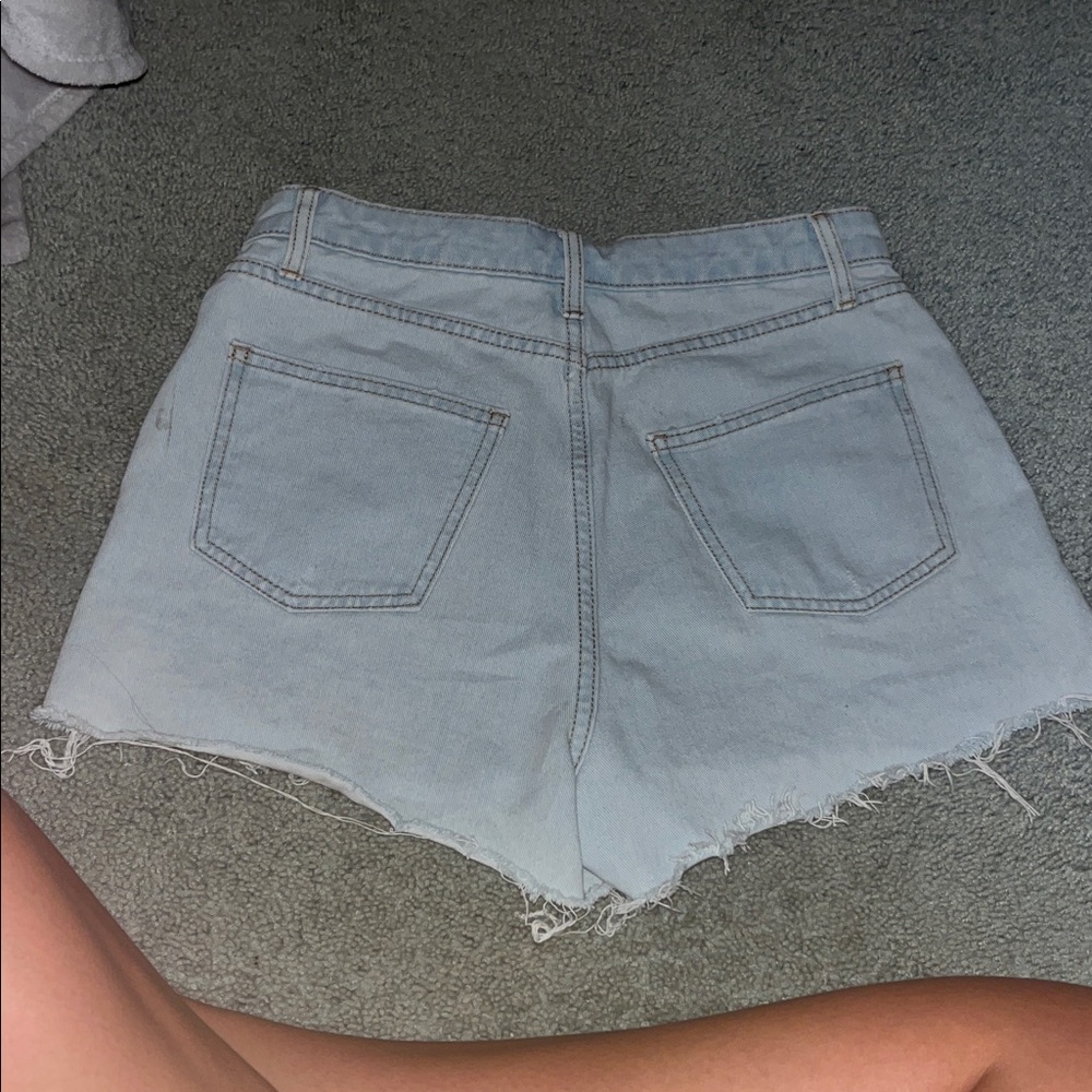 wild fable Light Wash Super High-rise Cutoff Frayed Denim Shorts - Picture 4 of 4